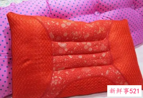 梦见红色的枕头有什么征兆