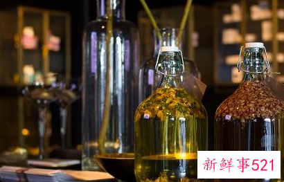 黑芝麻和什么泡酒最好