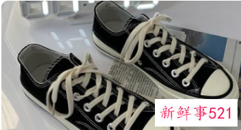 配裙子的百搭凉鞋