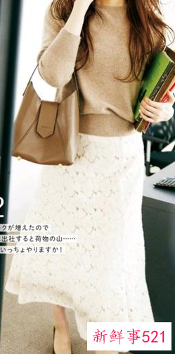 五十岁女人冬天半身裙搭配