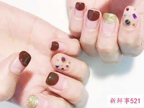 手把手教你DIY半月形美甲