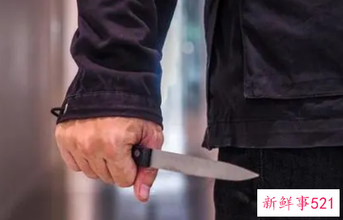 梦见让人拿刀捅