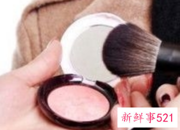 新手化淡妆的步骤和需要的化妆品