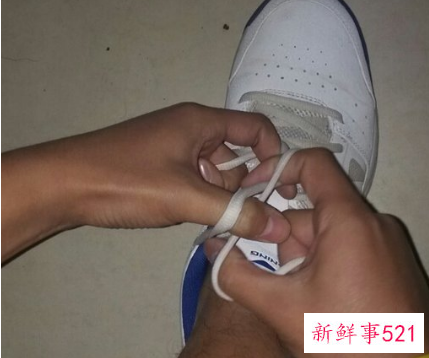 系鞋带方法初学