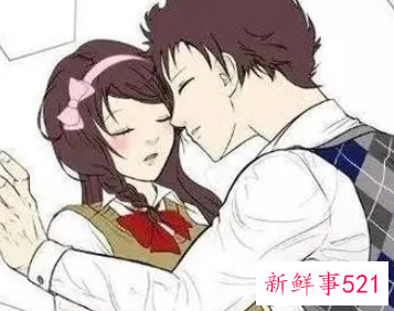 一般来说，被强吻后的反应不外乎有两种，一是害羞，二是愤怒。对于痴迷浪漫，