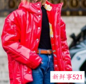 冬天买羽绒服什么颜色的最好