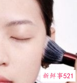 新手化淡妆的步骤和需要的化妆品