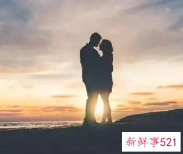 梦见恋人与别人很亲密代表了什么