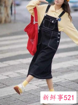 背带裙子怎么穿