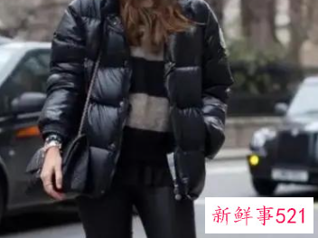 冬天买羽绒服什么颜色的最好