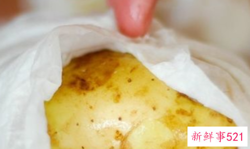 微波炉烤土豆的做法