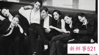 杨幂和刘诗诗唐嫣彼此靠肩而坐