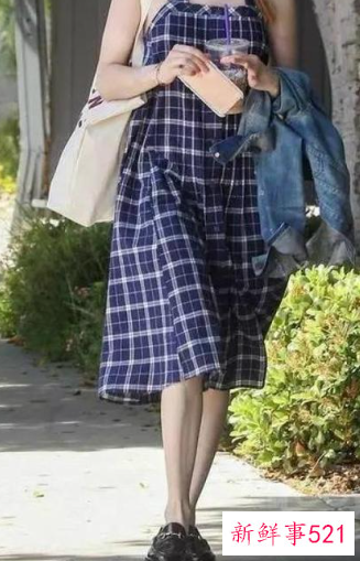 背带裙子怎么穿