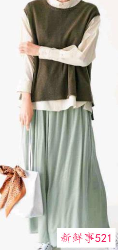 五十岁女人冬天半身裙搭配