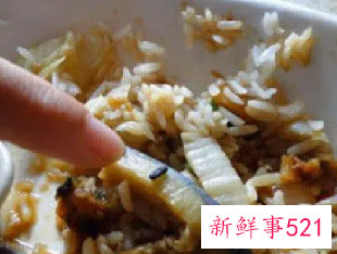 梦见偷吃食堂的东西