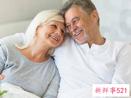 应不应该看对方手机