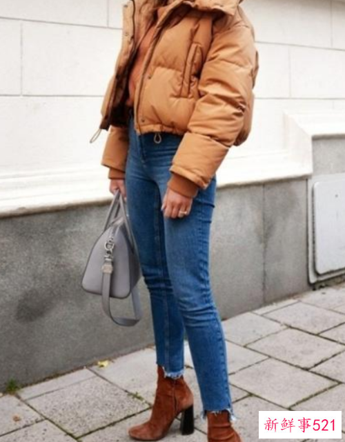 牛仔裤搭配什么羽绒服