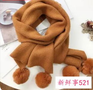 红色系裙子带什么围脖