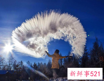 泼水成冰怎么拍好看