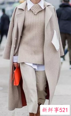 大衣买什么颜色才不过时