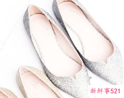 尖头高跟鞋搭配