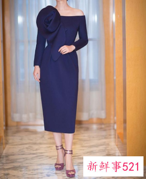 黑色裙子配什么围巾好看