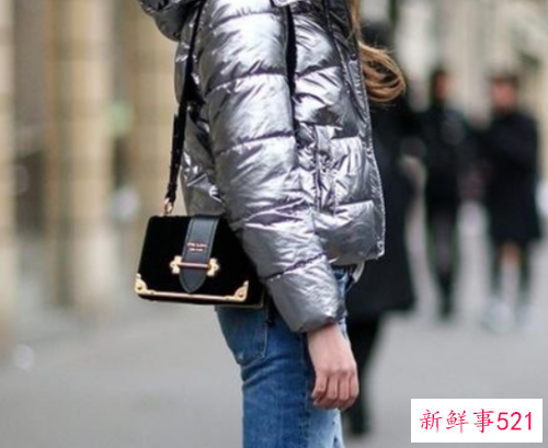 牛仔裤搭配什么羽绒服