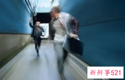 梦见自己带着孩子被人追赶意味着什么