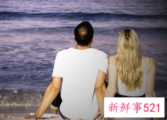 女人梦见婚外情人被发现