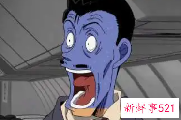 梦见抱着死人笑是什么意思