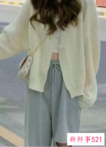 什么颜色穿出来显年轻