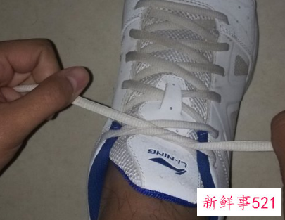 系鞋带方法初学