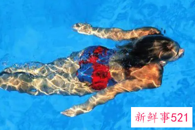 梦见在河里游泳是什么预兆