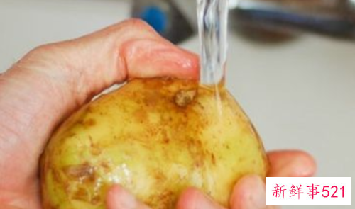 微波炉烤土豆的做法