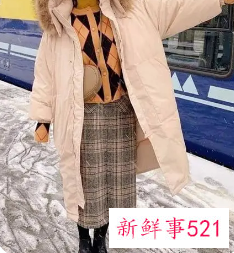 半身裙搭配什么羽绒服