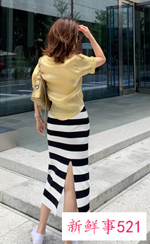 开叉长裙配什么上衣