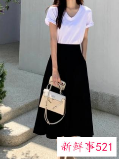 女士时尚短袖t恤穿搭