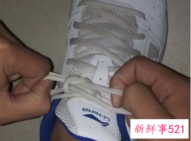 系鞋带方法初学