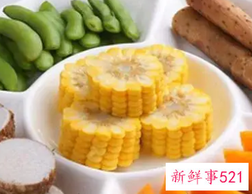 含纤维丰富的水果和蔬菜