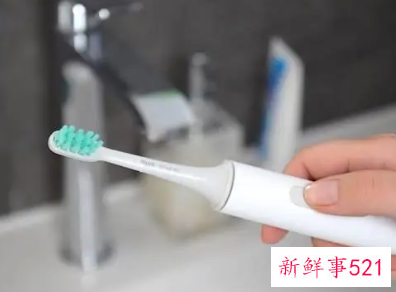 电动牙刷的使用方法