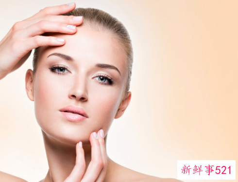 粘假睫毛的步骤