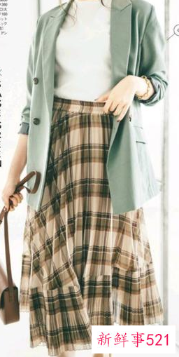 五十岁女人冬天半身裙搭配