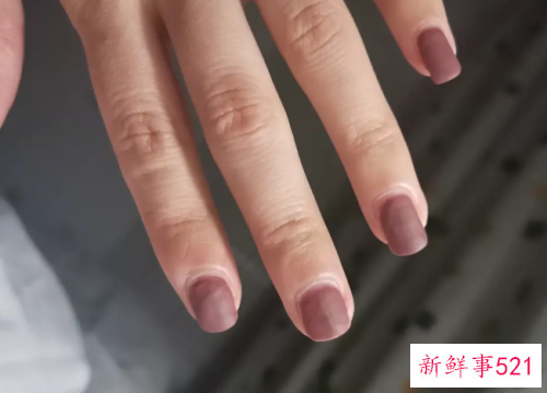 美甲后凹凸不平鼓包