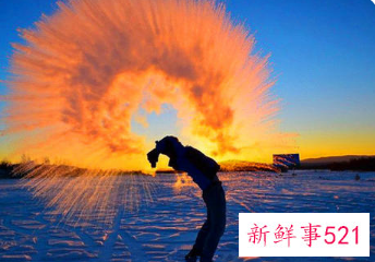 泼水成冰怎么拍好看