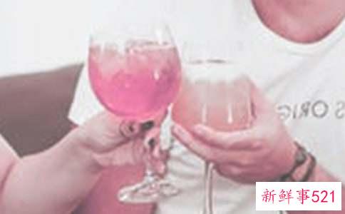 职场新人需要主动敬酒吗