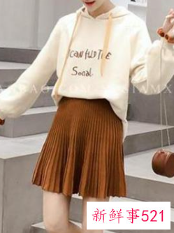 宽松卫衣搭配什么裙子好看