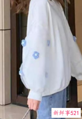 什么颜色穿出来显年轻