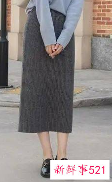 配裙子的百搭凉鞋