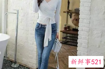 吊带牛仔长裤配牛仔上衣