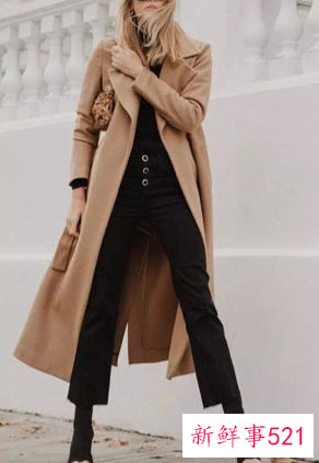 大衣买什么颜色才不过时